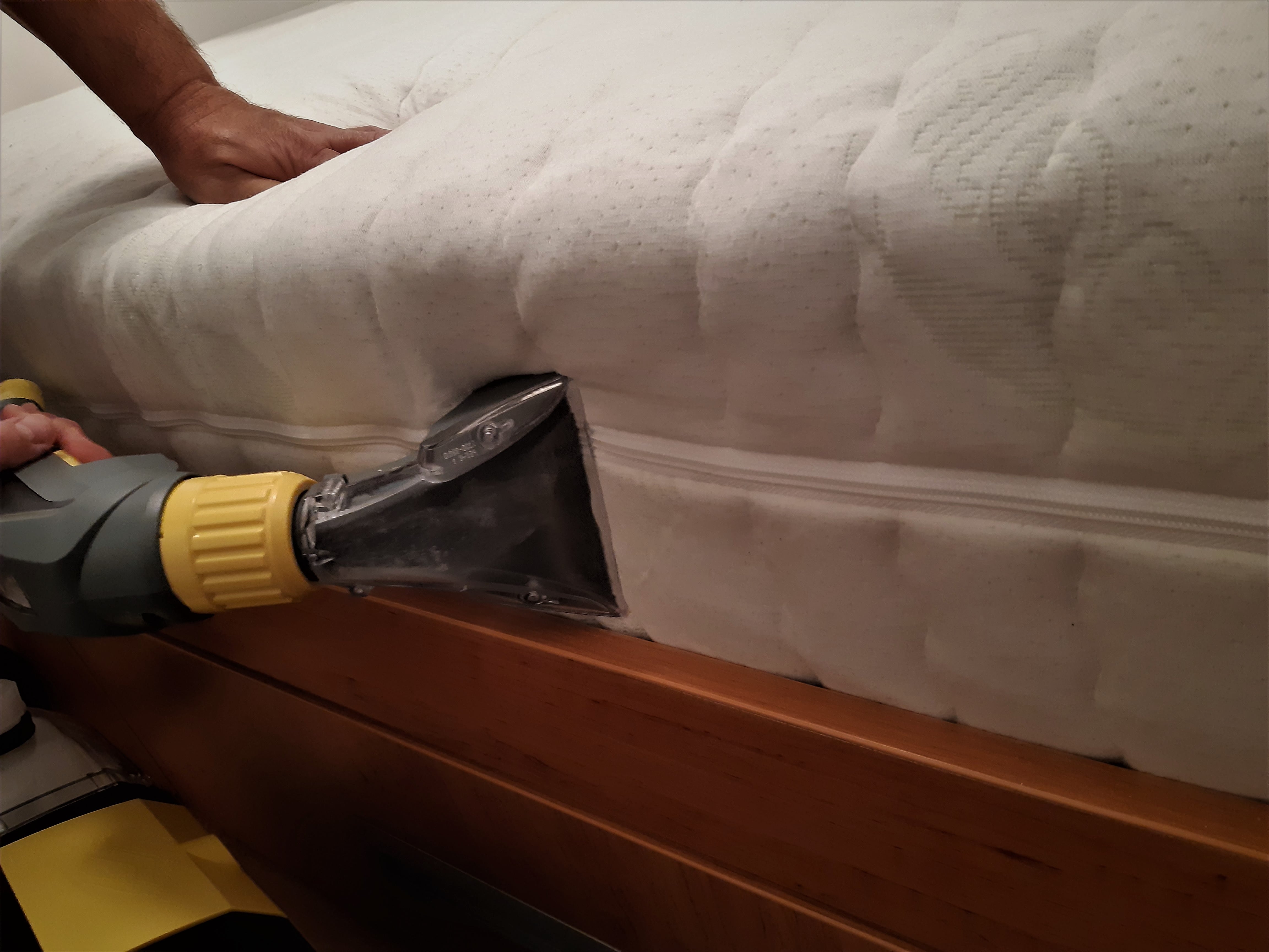 Matrac oldalának mélytisztítása